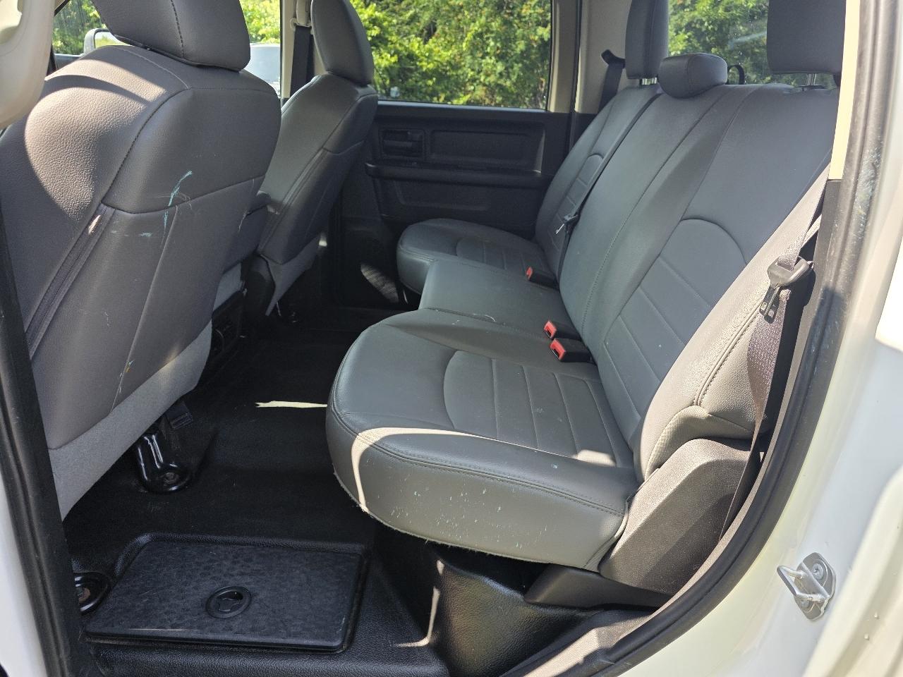 RAM 1500 4WD Crew Cab 140.5" Tradesman 2016