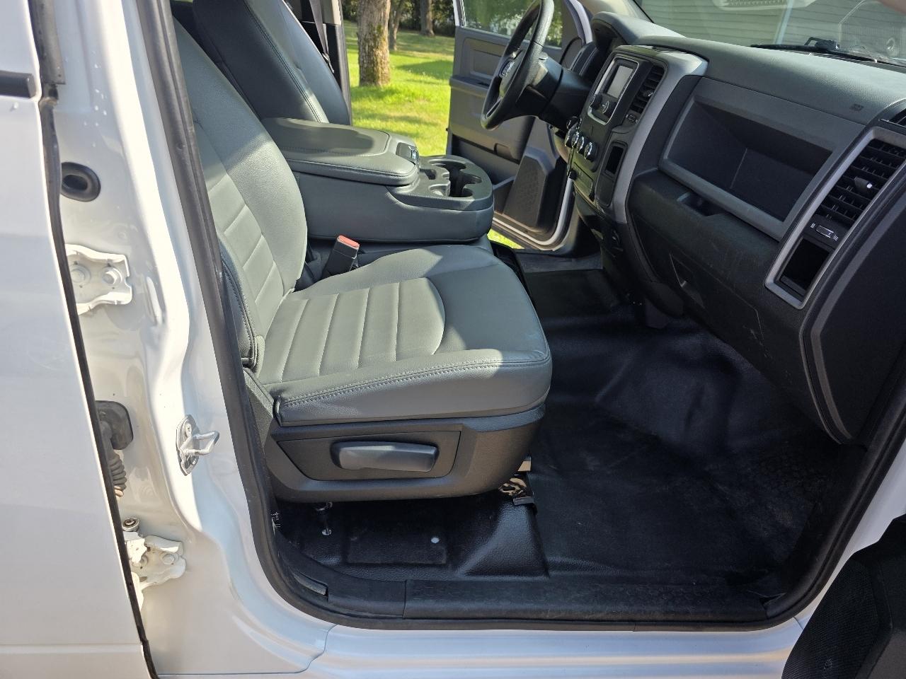 RAM 1500 4WD Crew Cab 140.5" Tradesman 2016