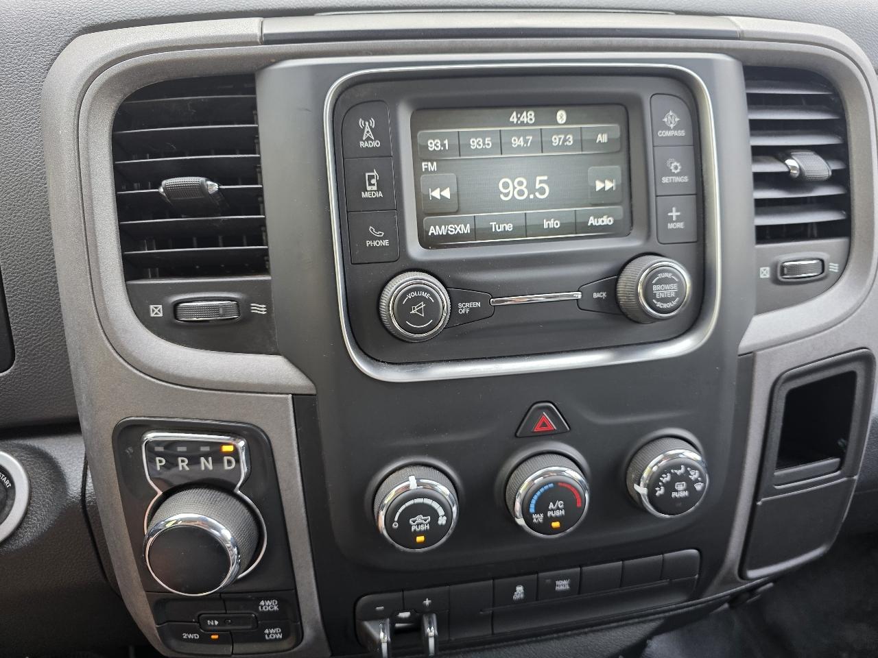 RAM 1500 4WD Crew Cab 140.5" Tradesman 2016