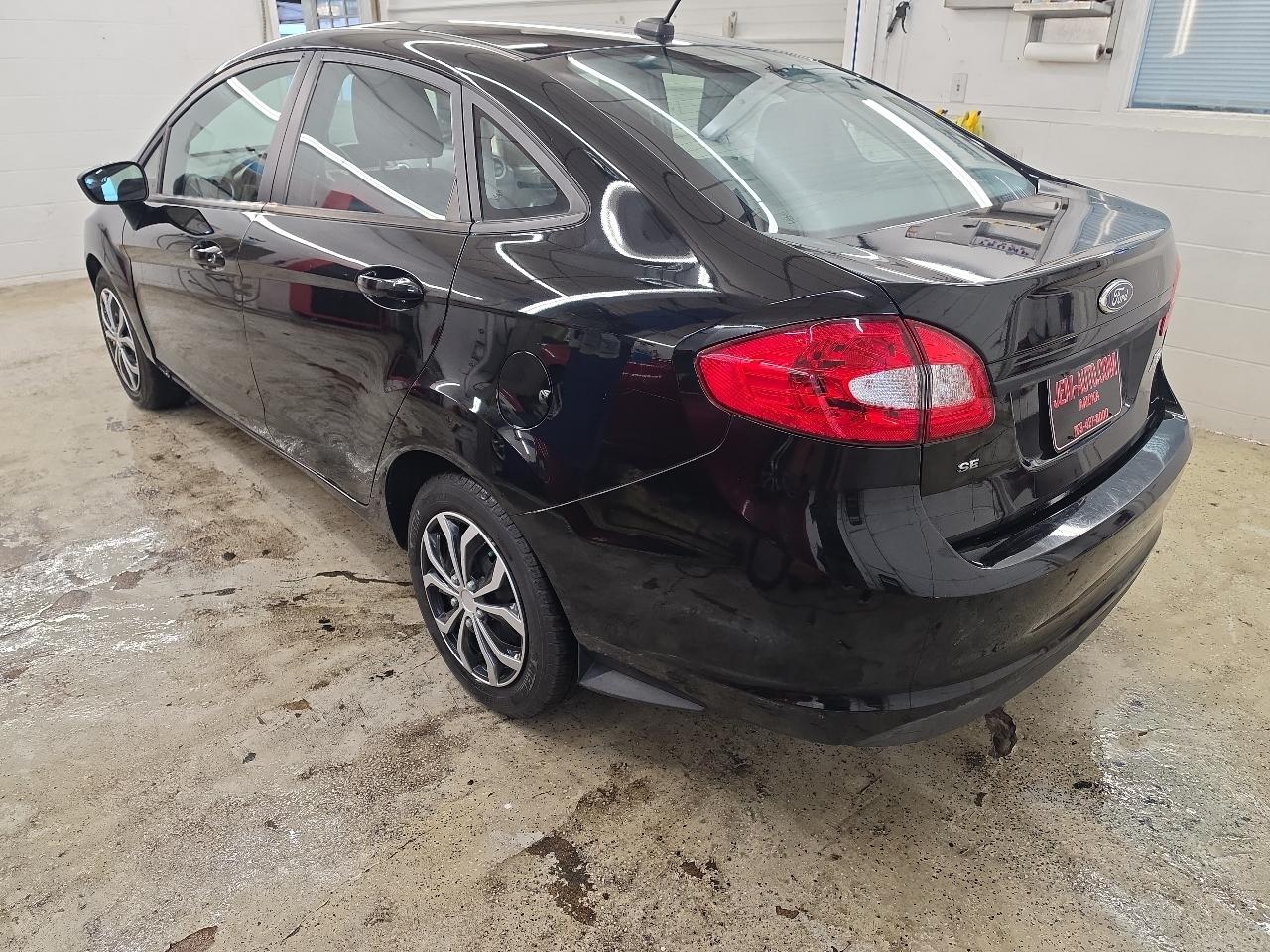 Ford Fiesta SE 2012