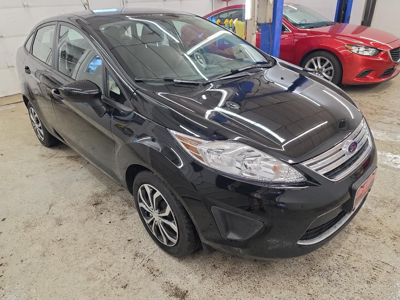 Ford Fiesta SE 2012