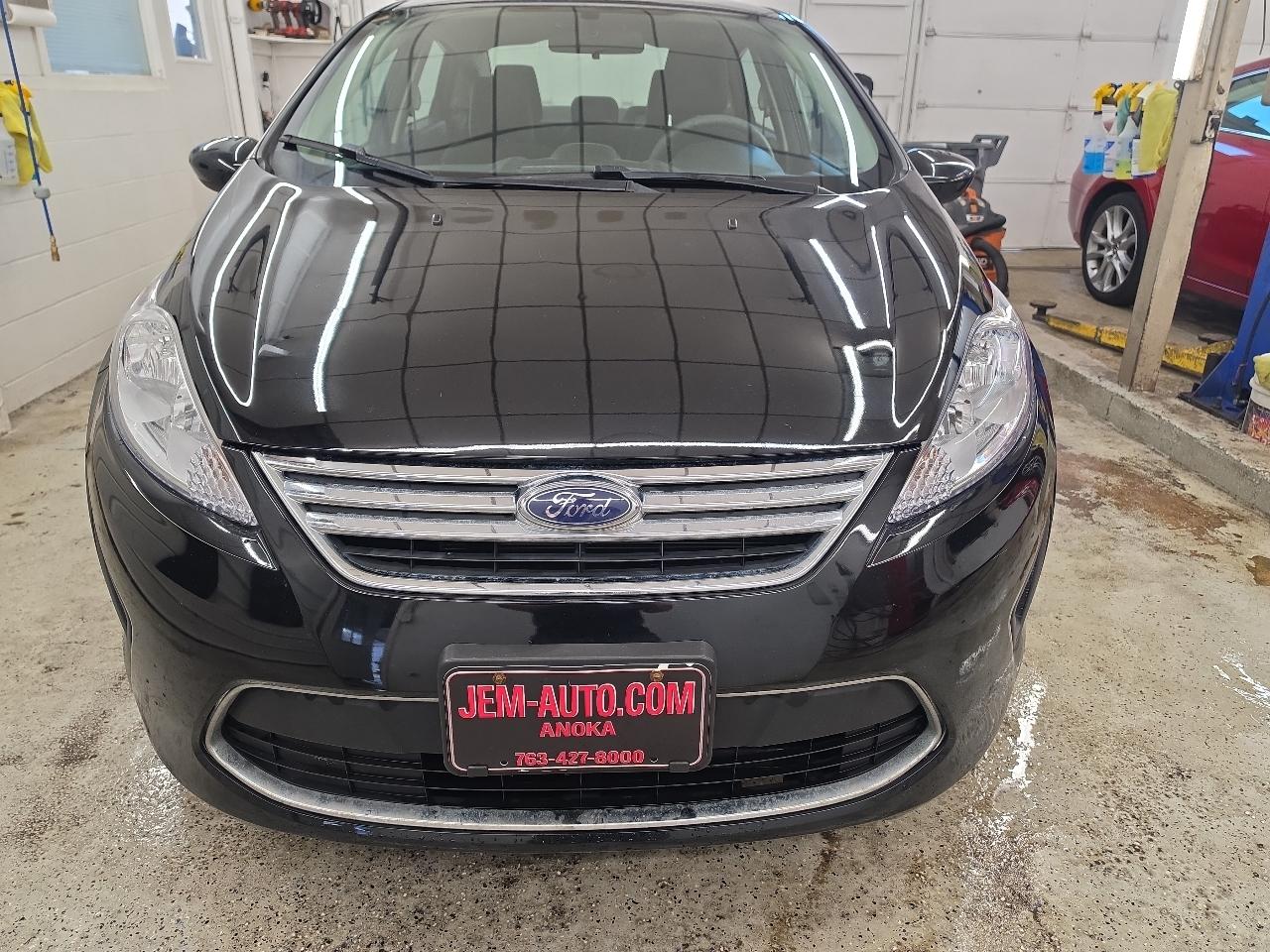 Ford Fiesta SE 2012