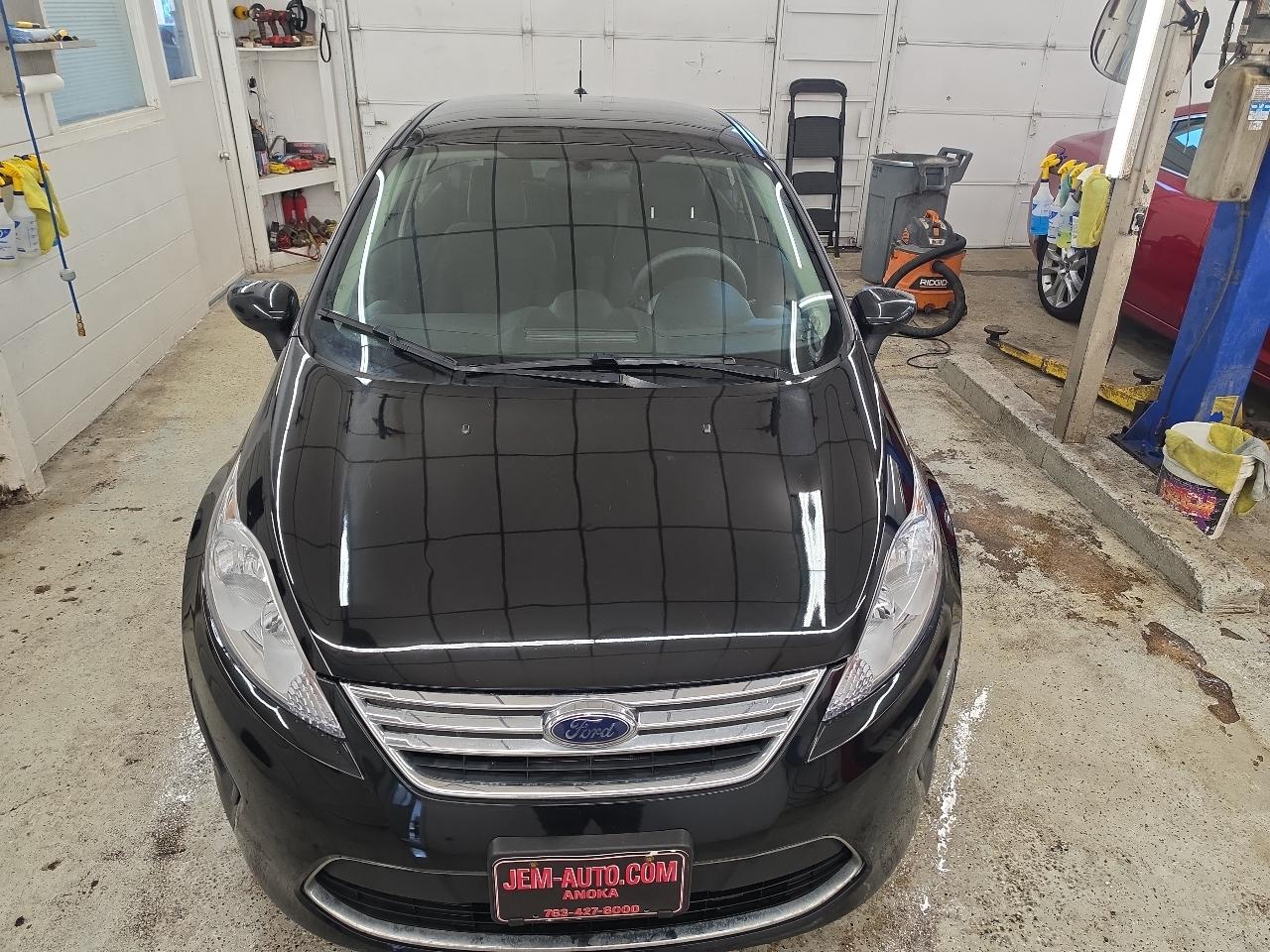 Ford Fiesta SE 2012