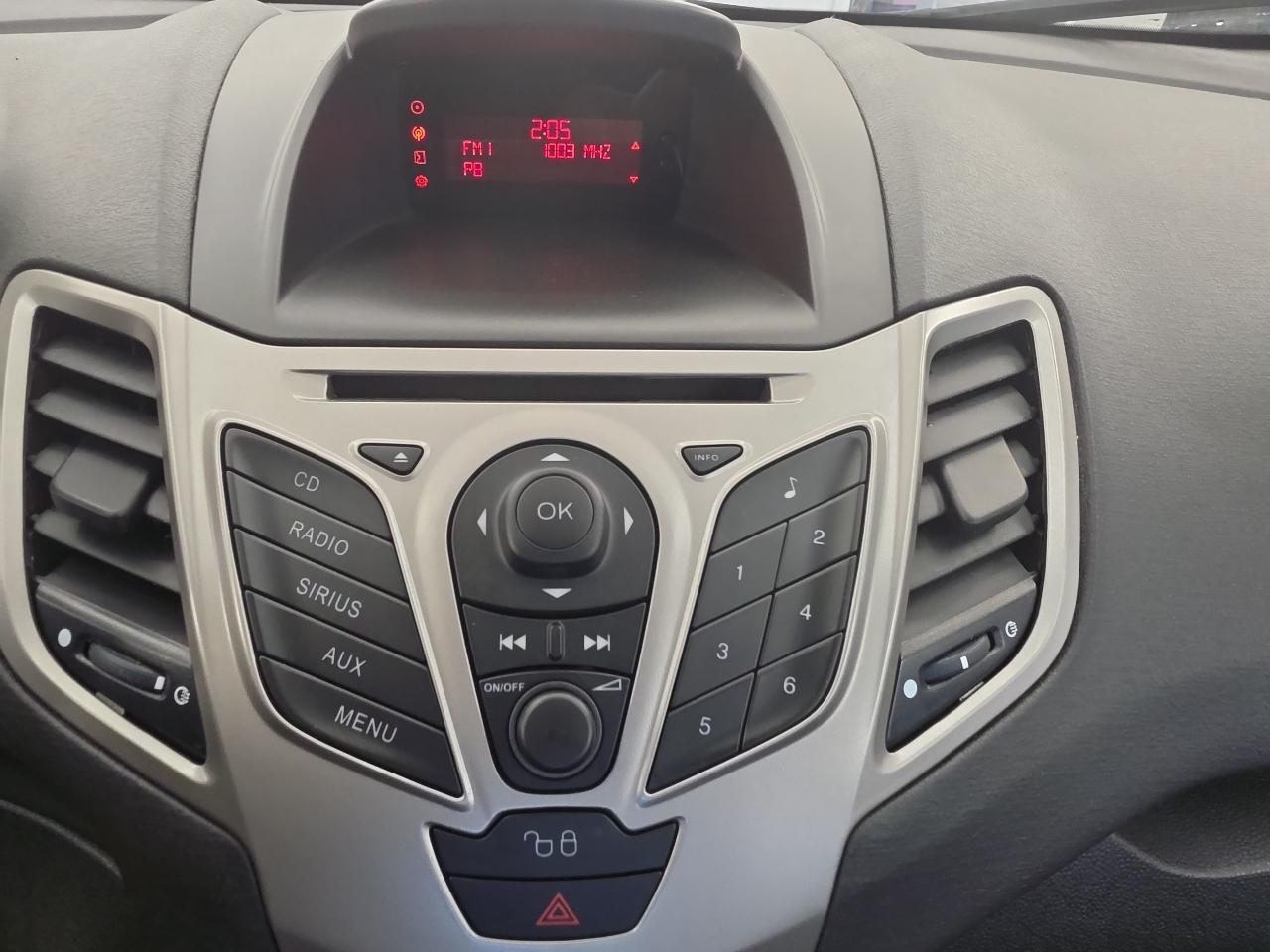 Ford Fiesta SE 2012