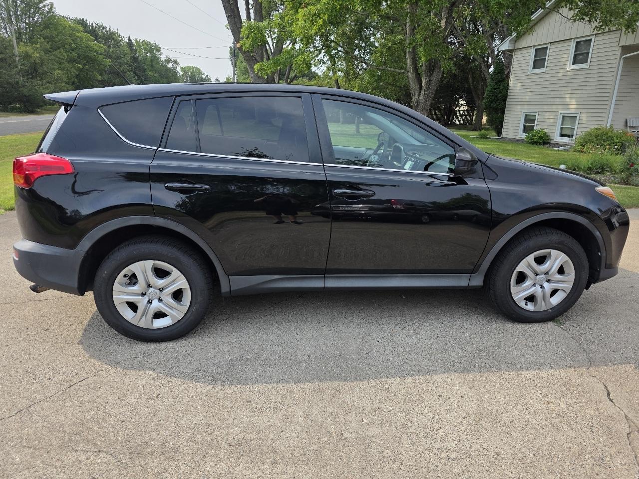 Toyota RAV4 LE AWD 2013