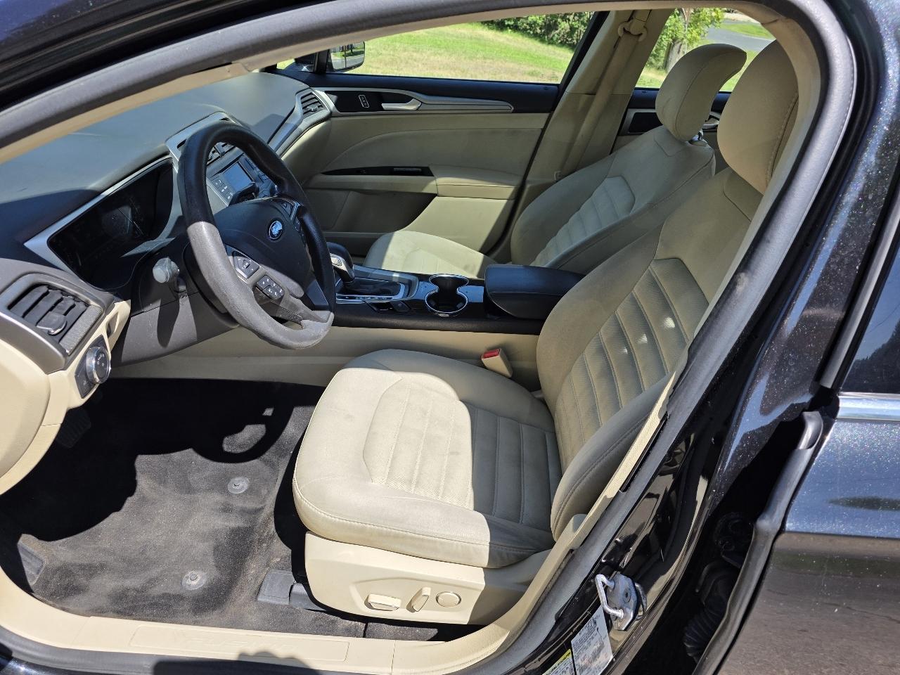 Ford Fusion SE 2015