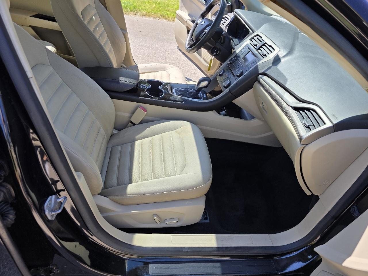 Ford Fusion SE 2015