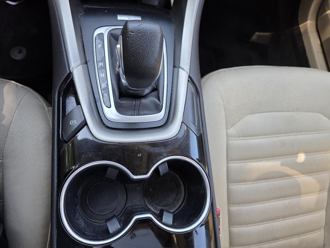 Ford Fusion SE 2015