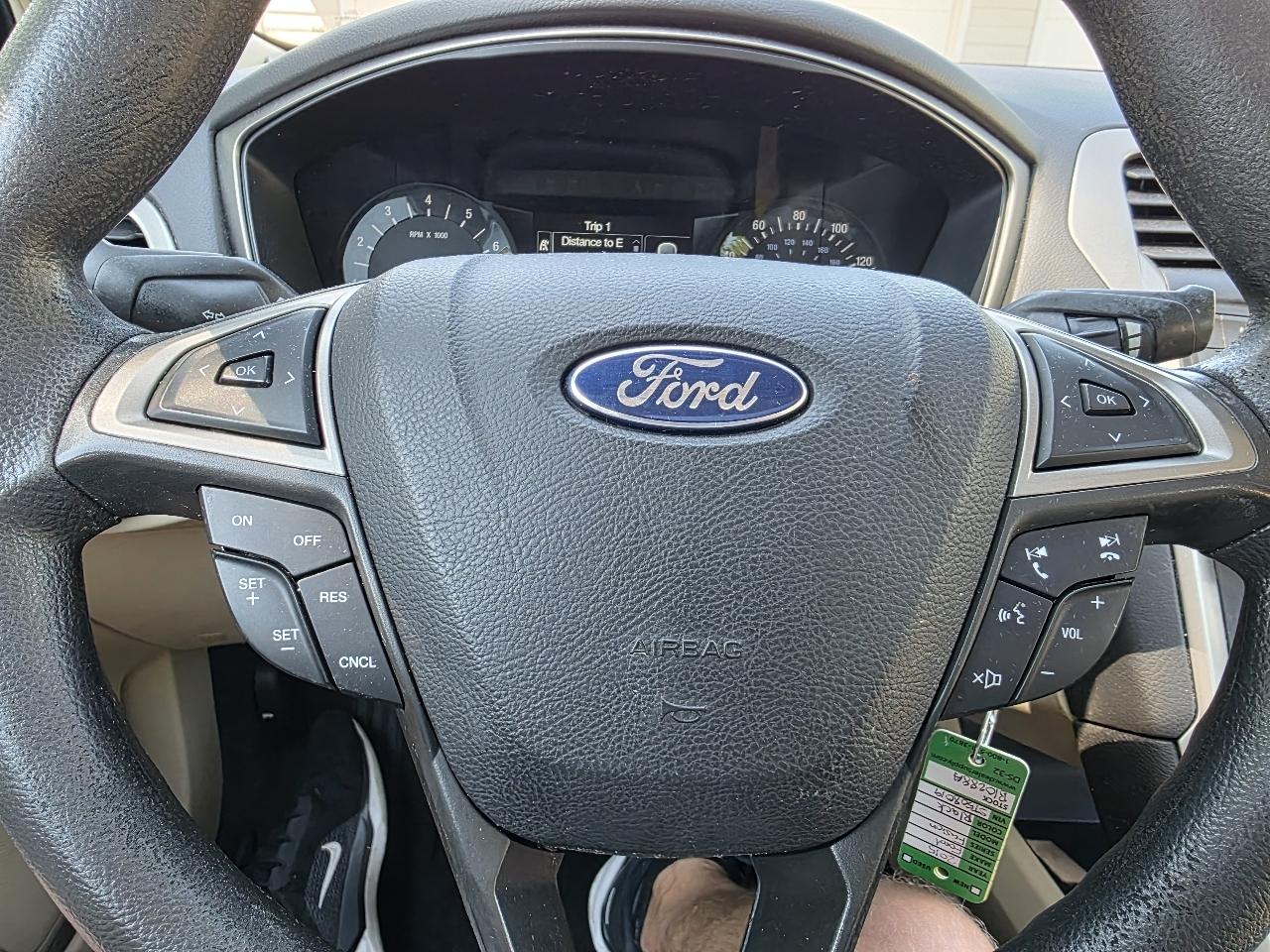 Ford Fusion SE 2015