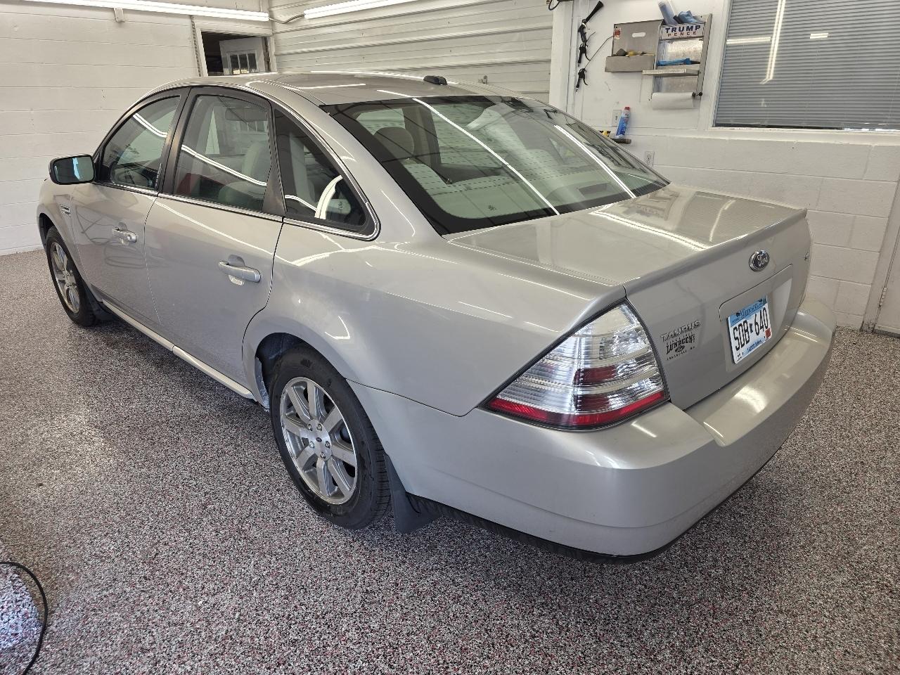 Ford Taurus SEL FWD 2009