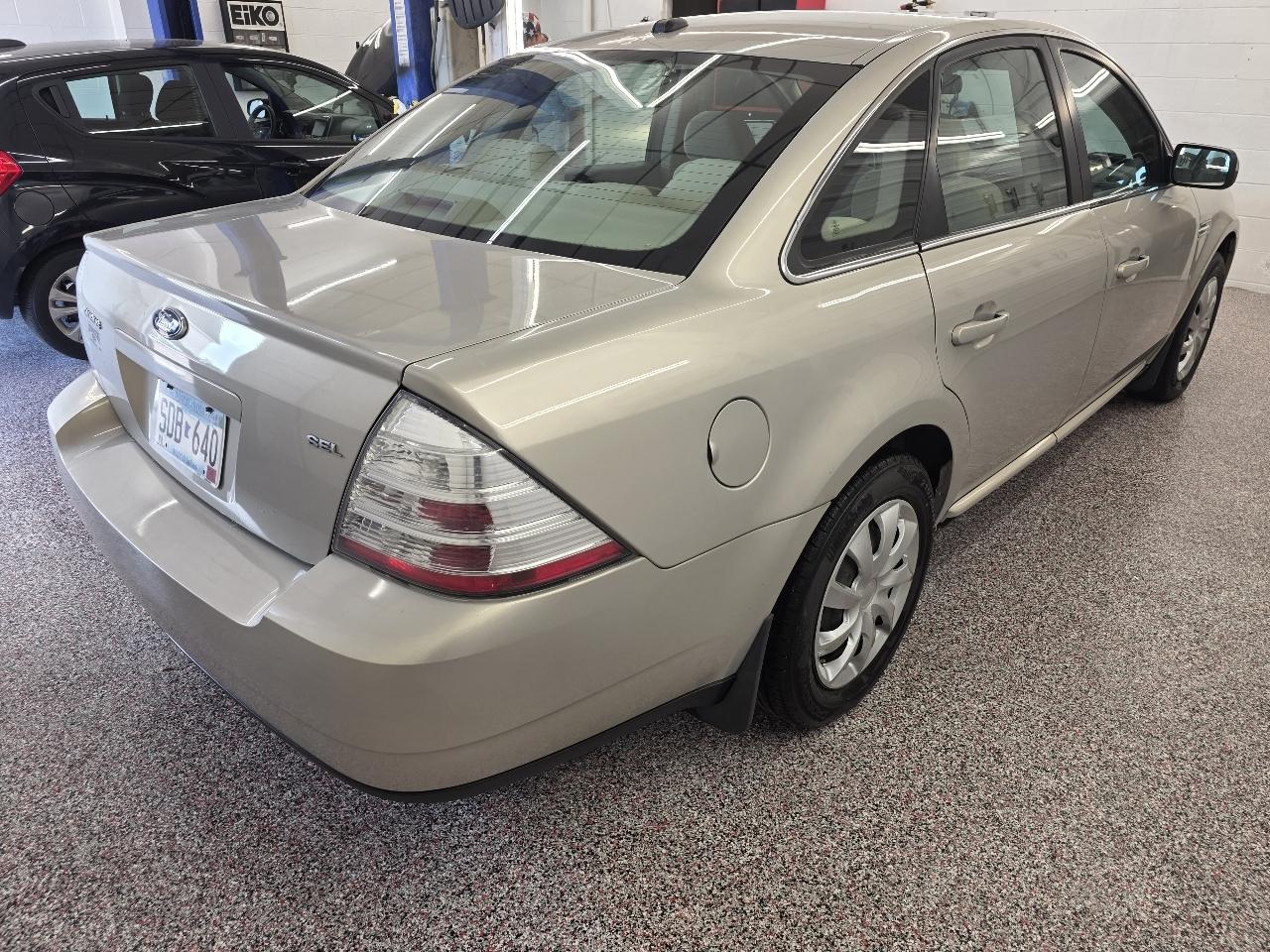 Ford Taurus SEL FWD 2009