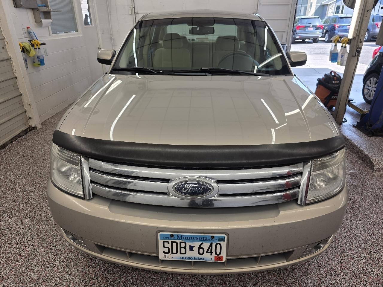 Ford Taurus SEL FWD 2009