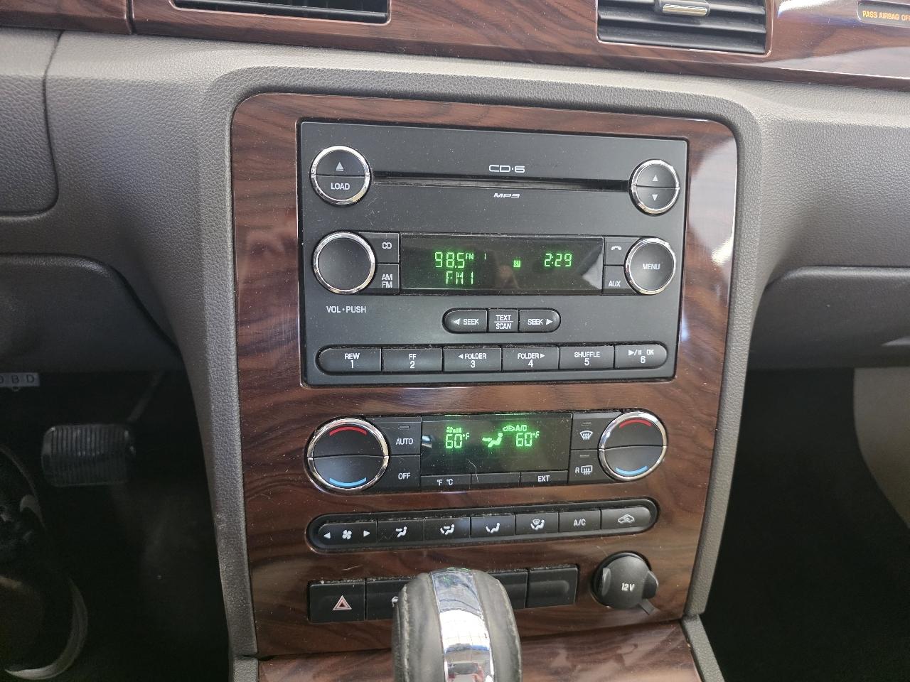 Ford Taurus SEL FWD 2009
