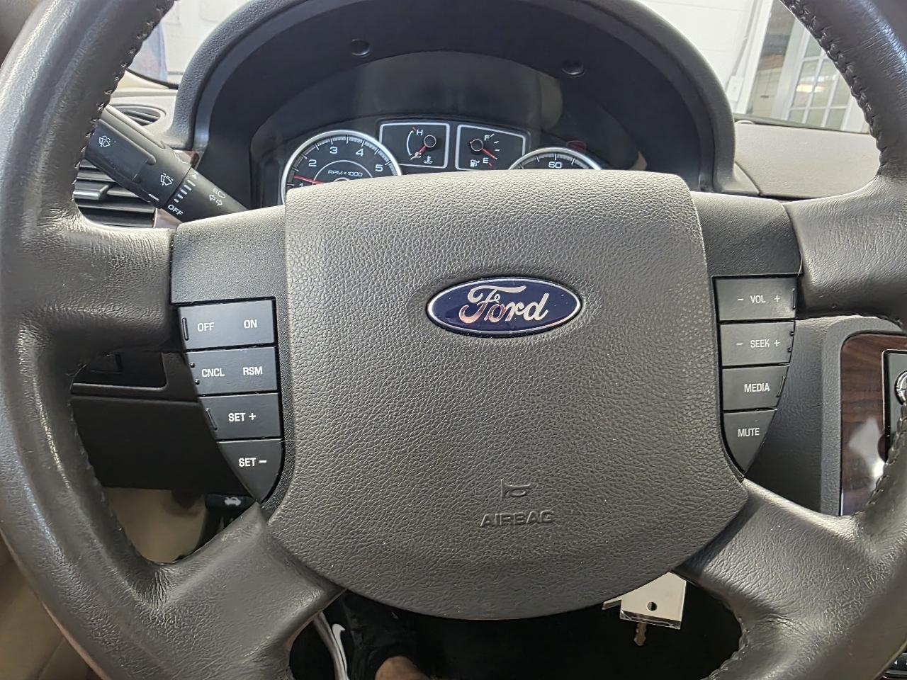 Ford Taurus SEL FWD 2009