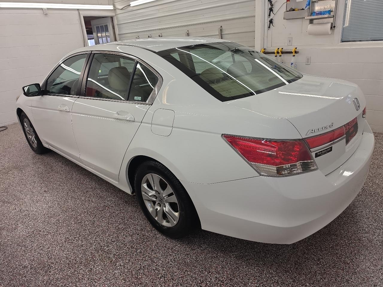 Honda Accord SE Sedan AT 2011