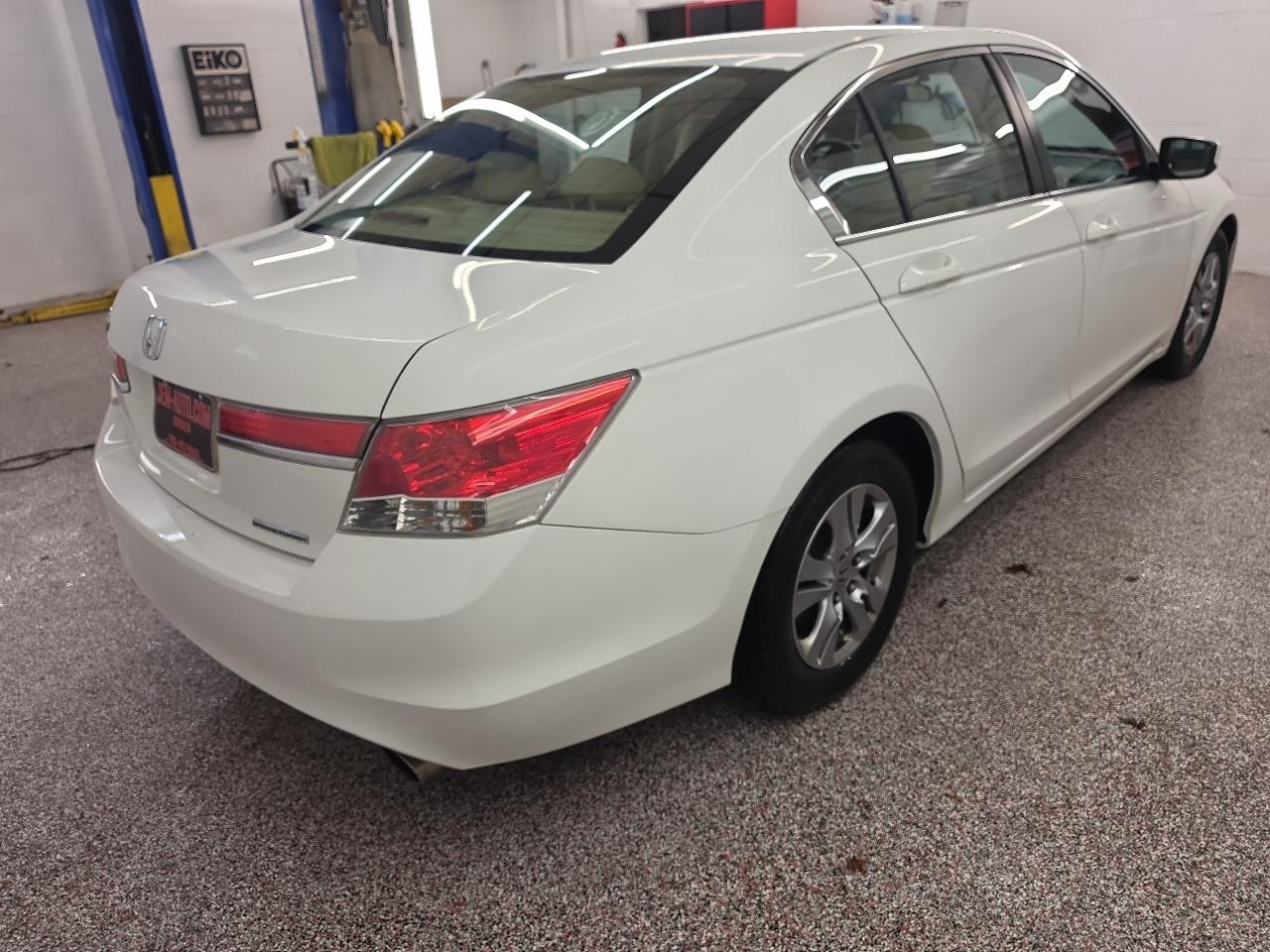 Honda Accord SE Sedan AT 2011