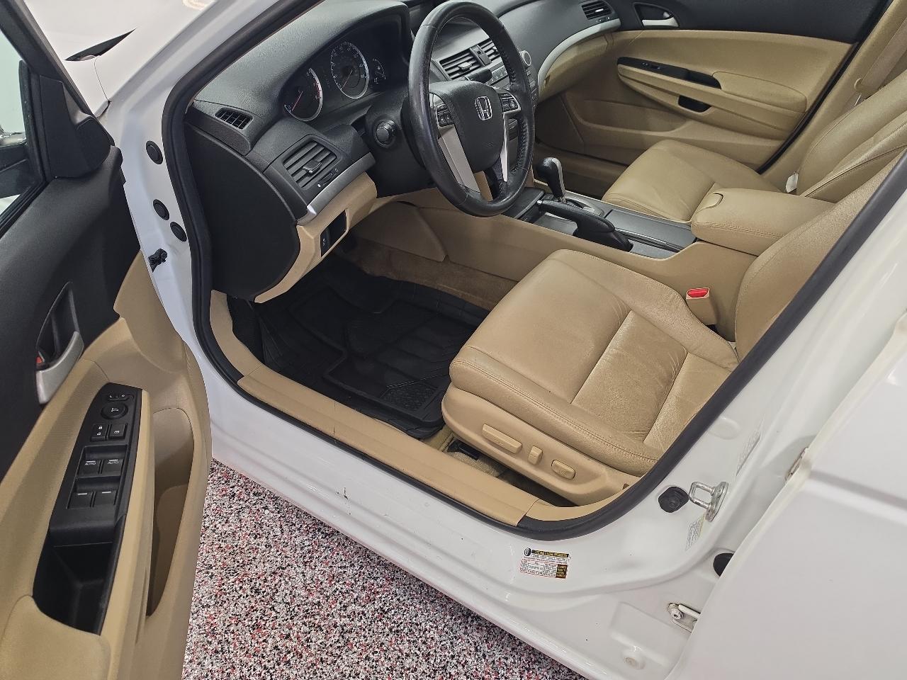 Honda Accord SE Sedan AT 2011