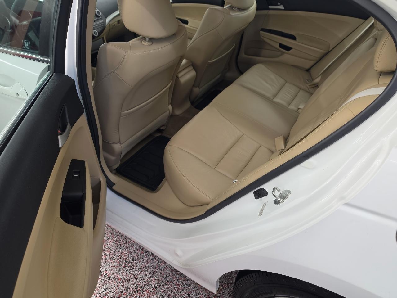 Honda Accord SE Sedan AT 2011