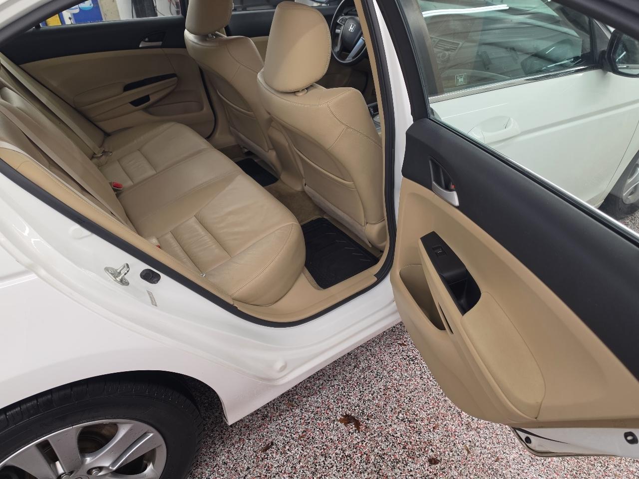 Honda Accord SE Sedan AT 2011
