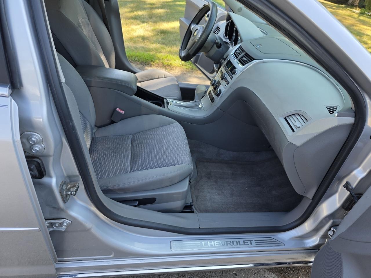 Chevrolet Malibu 1LT 2012