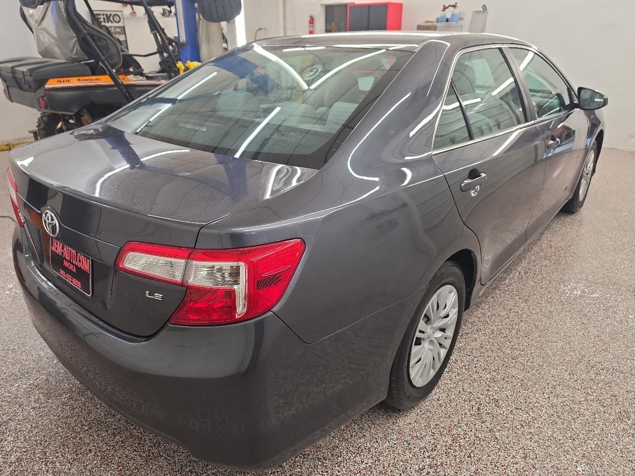Toyota Camry 2014.5 4dr Sdn I4 Auto LE (Natl) 2012