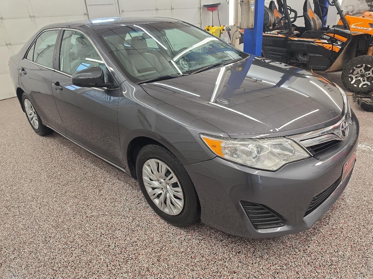 Toyota Camry 2014.5 4dr Sdn I4 Auto LE (Natl) 2012