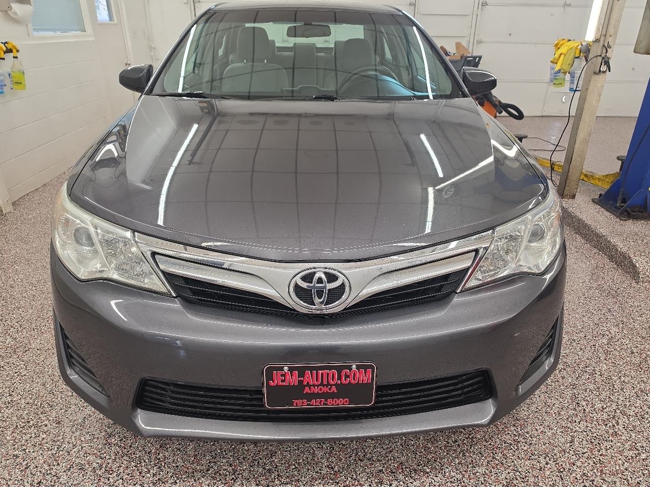 Toyota Camry 2014.5 4dr Sdn I4 Auto LE (Natl) 2012