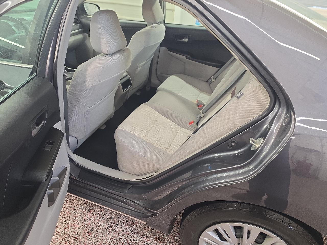 Toyota Camry 2014.5 4dr Sdn I4 Auto LE (Natl) 2012