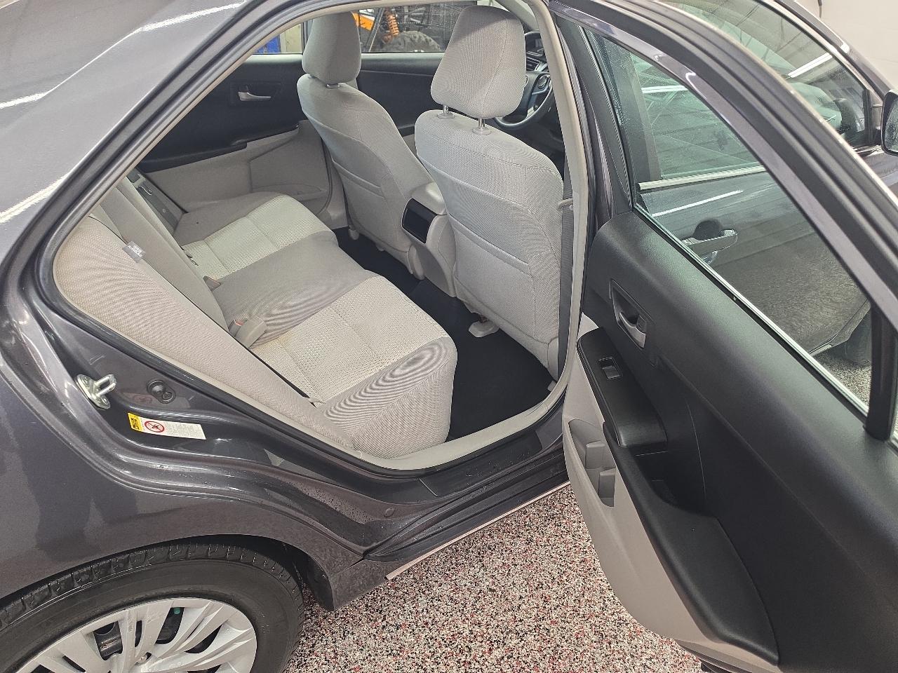 Toyota Camry 2014.5 4dr Sdn I4 Auto LE (Natl) 2012