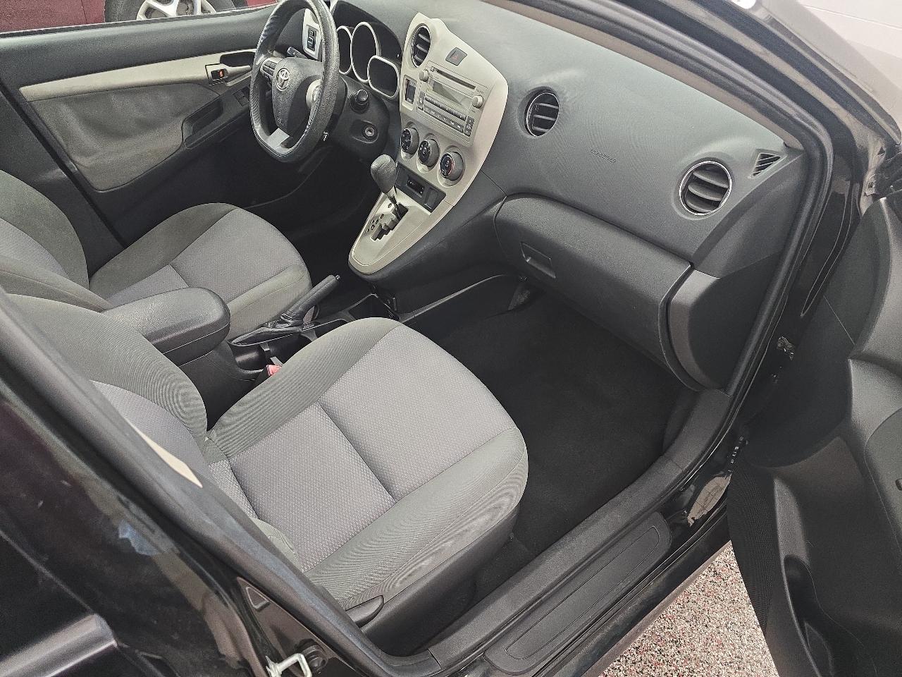 Toyota Matrix S 5-Speed AT 2012