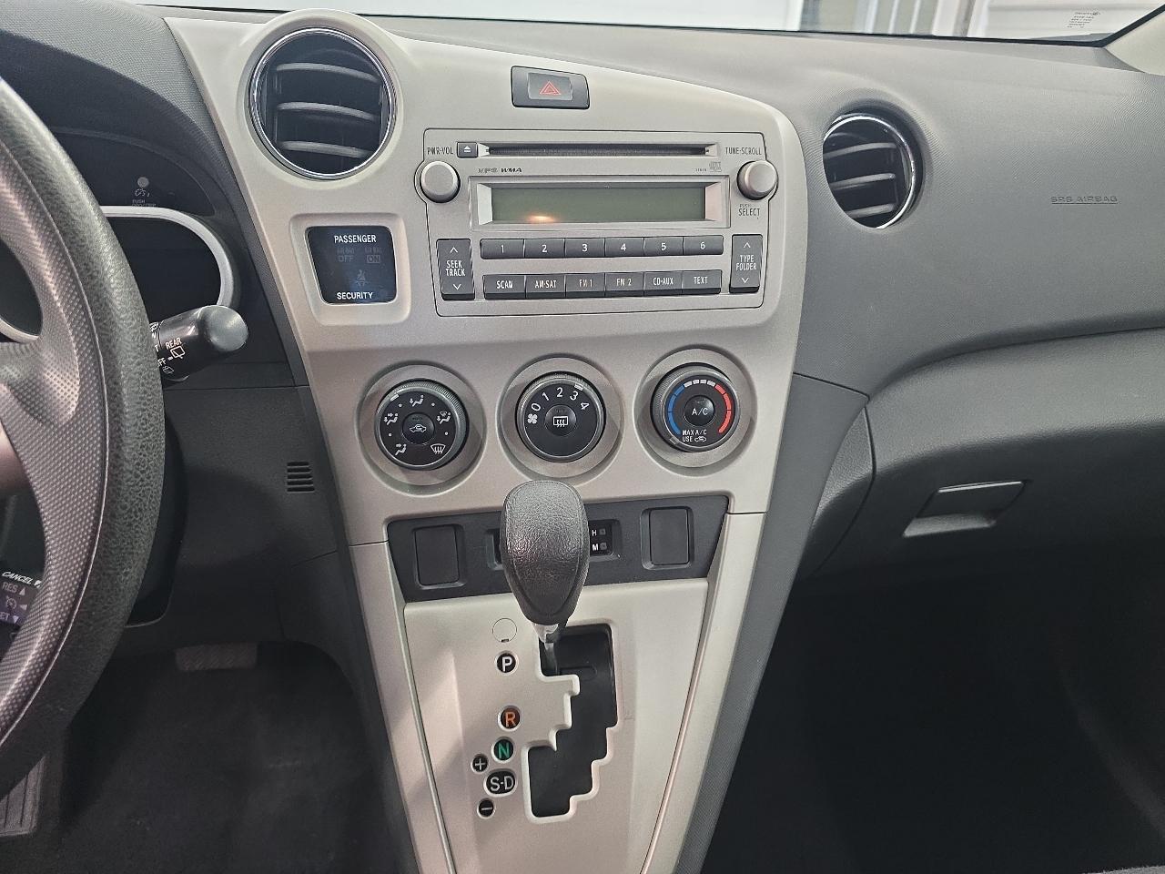 Toyota Matrix S 5-Speed AT 2012