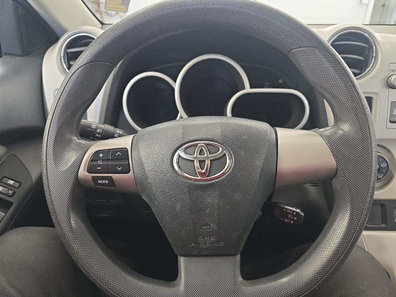 Toyota Matrix S 5-Speed AT 2012