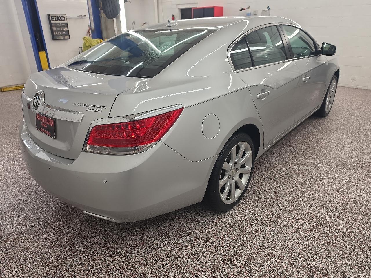 Buick LaCrosse Super 2012