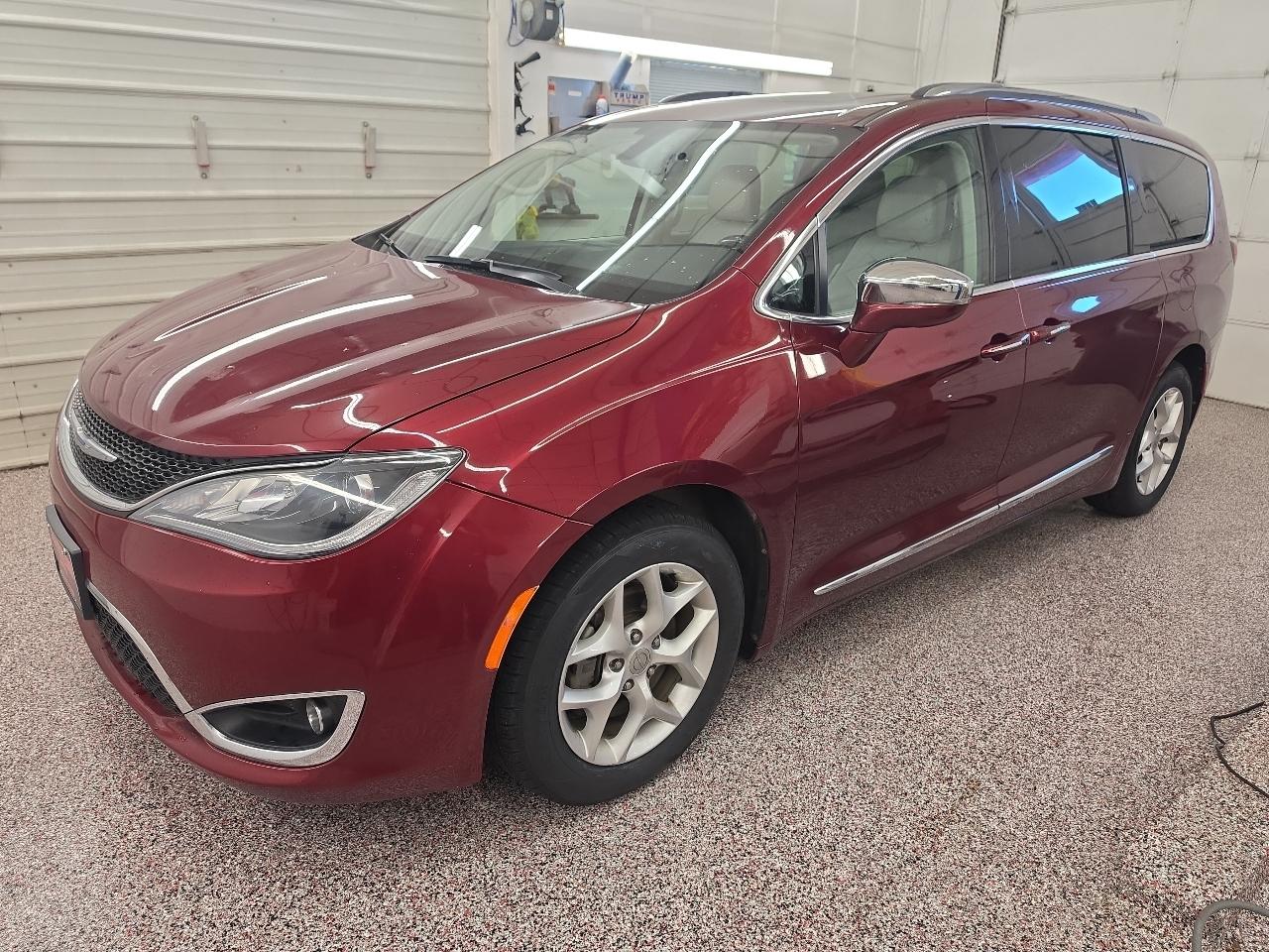 Chrysler Pacifica Limited 2020