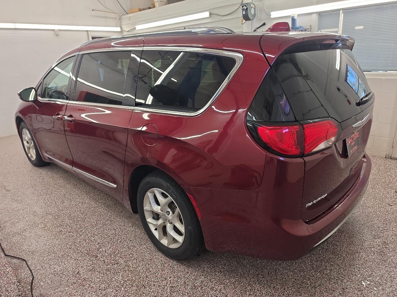 Chrysler Pacifica Limited 2020