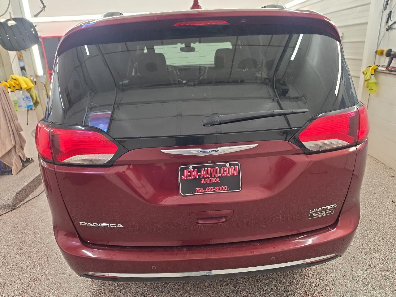 Chrysler Pacifica Limited 2020