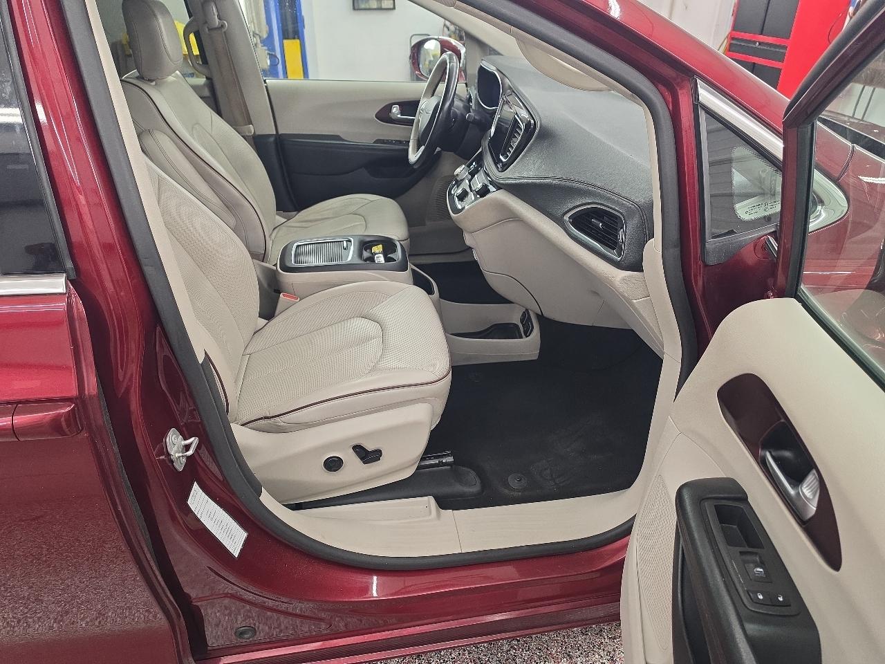 Chrysler Pacifica Limited 2020