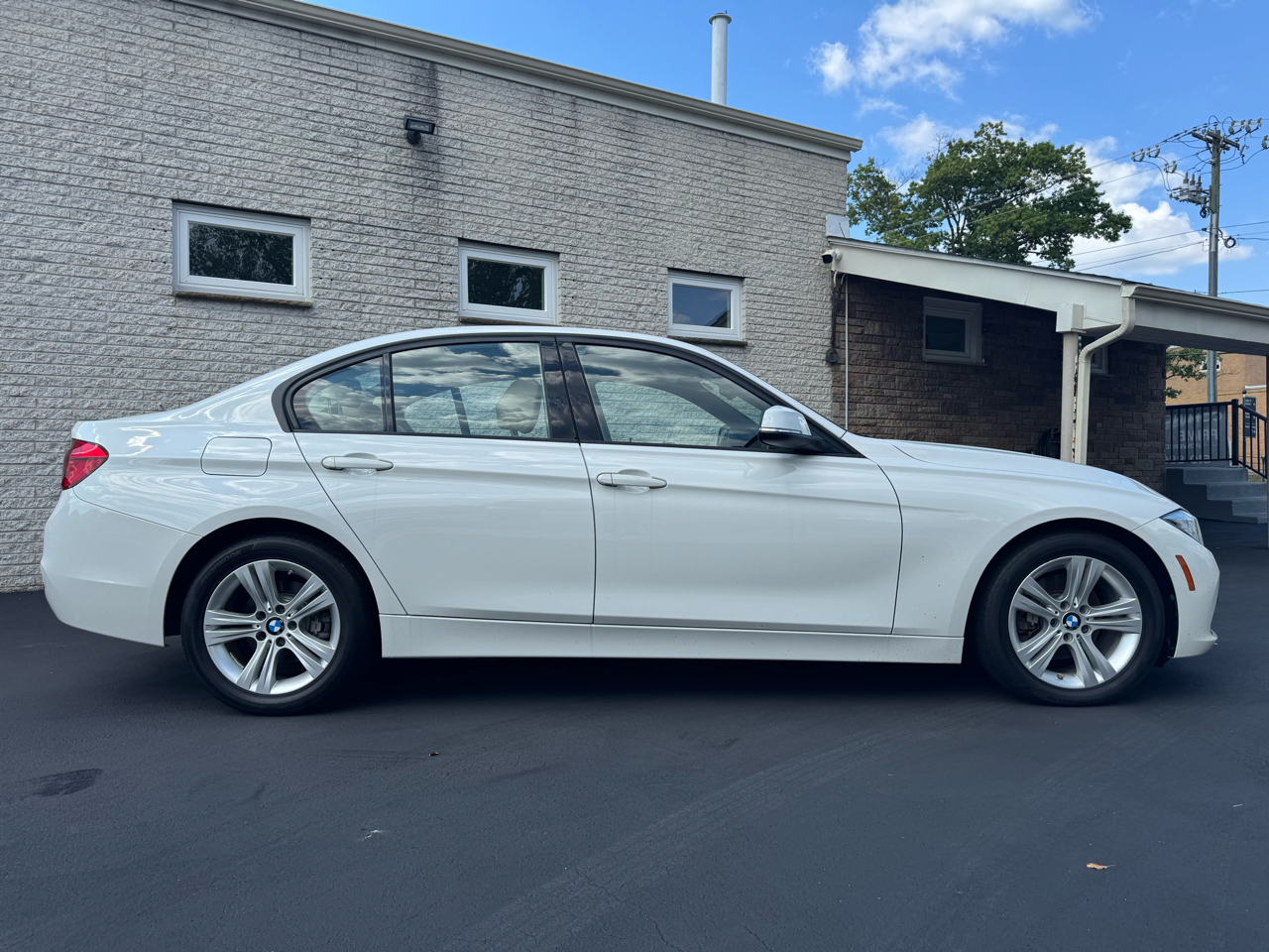 BMW 3-Series 4dr Sdn 328i xDrive AWD SULEV South Africa 2016