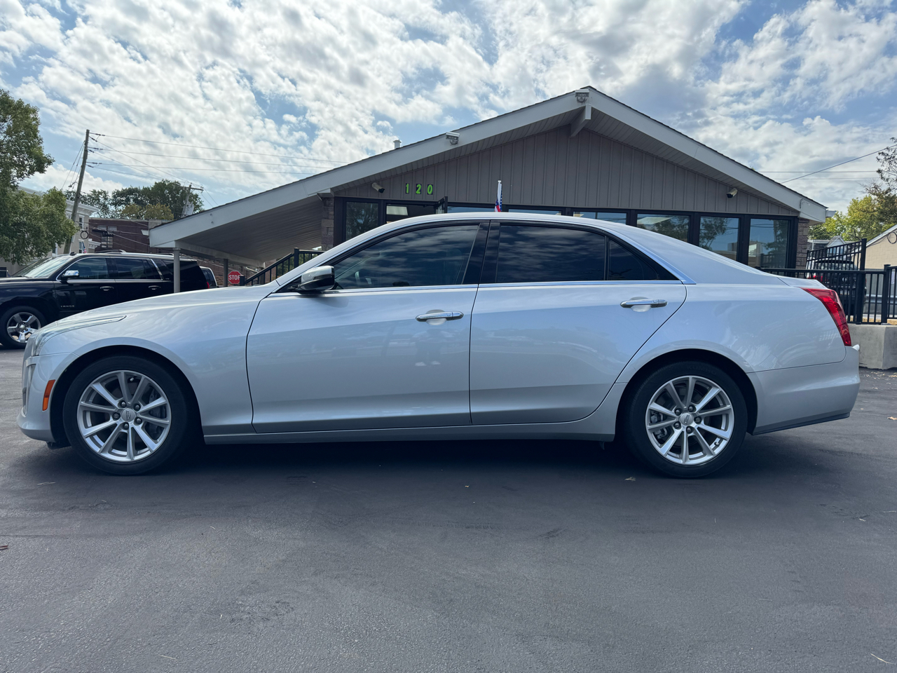 Cadillac CTS 4dr Sdn 2.0L Turbo RWD 2017