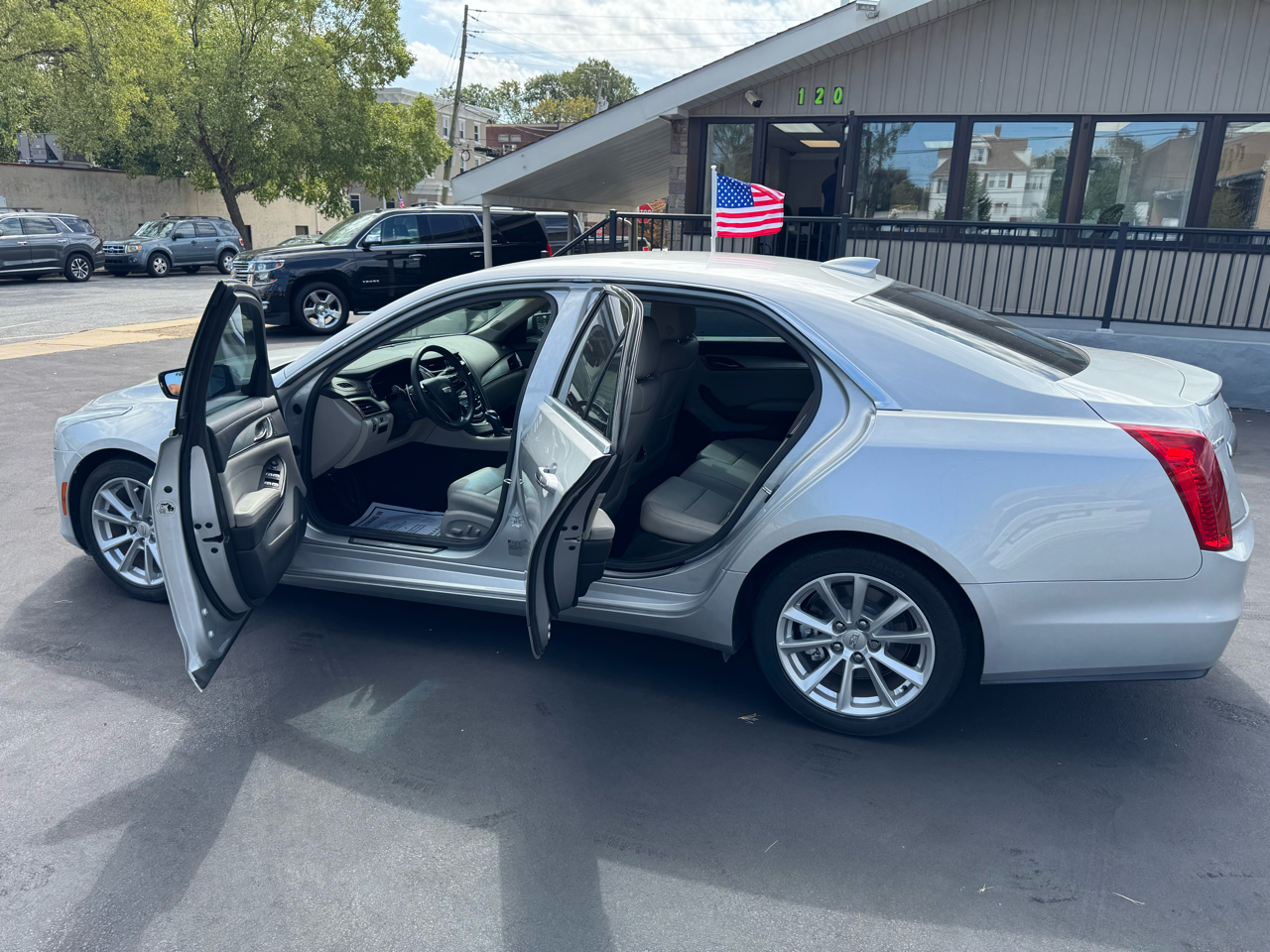 Cadillac CTS 4dr Sdn 2.0L Turbo RWD 2017