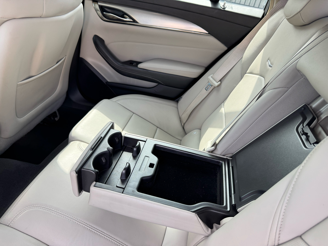 Cadillac CTS 4dr Sdn 2.0L Turbo RWD 2017