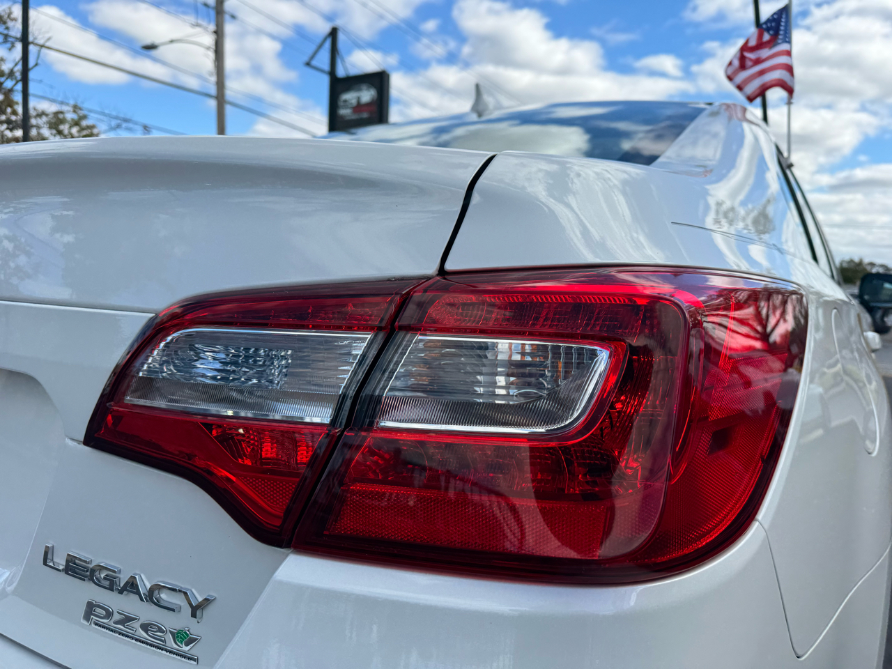 Subaru Legacy 4dr Sdn 2.5i Limited PZEV 2016