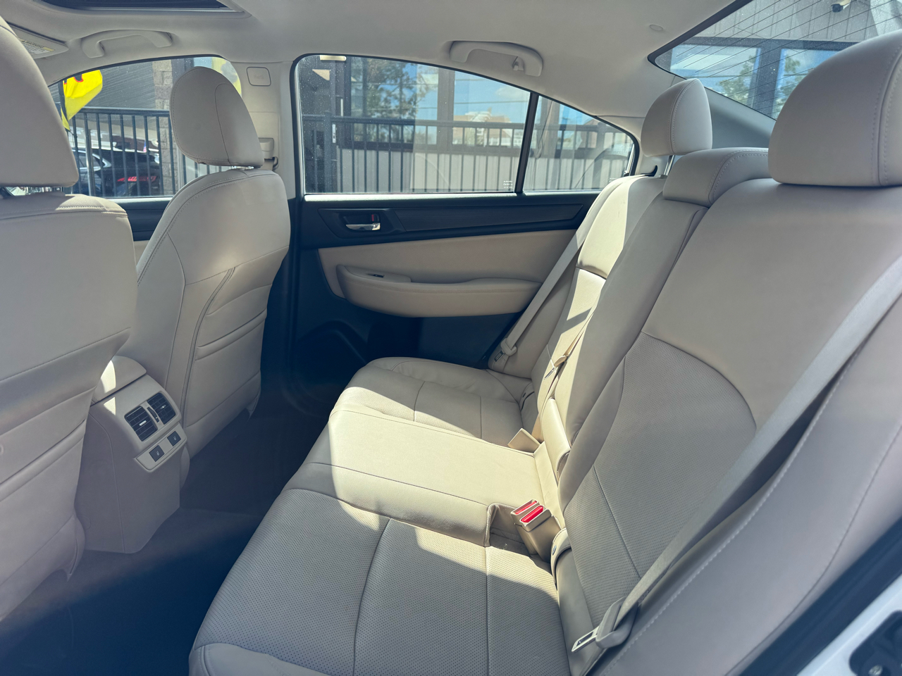 Subaru Legacy 4dr Sdn 2.5i Limited PZEV 2016