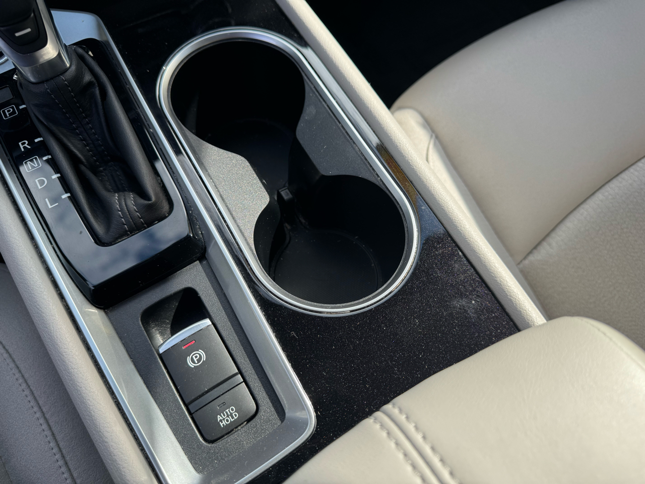 Nissan Altima 2.5 SV Sedan 2020