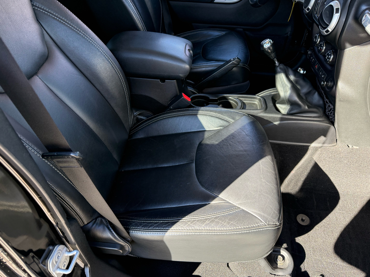 Jeep Wrangler Unlimited 4WD 4dr Sahara 2014