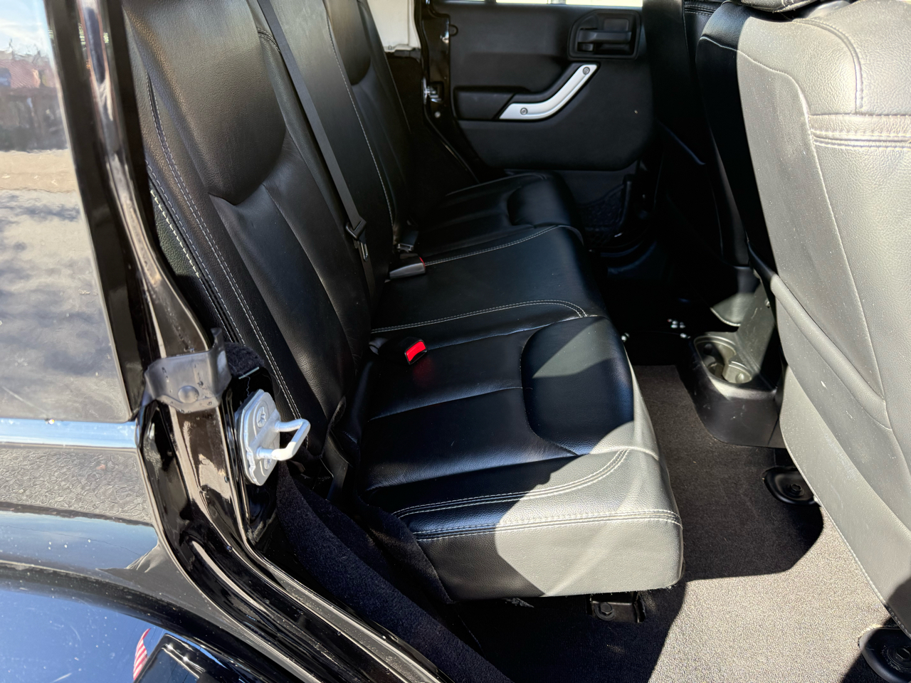 Jeep Wrangler Unlimited 4WD 4dr Sahara 2014