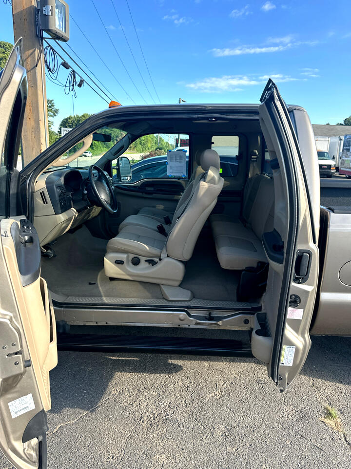 Ford F-250 SD XL SuperCab 2WD 2005