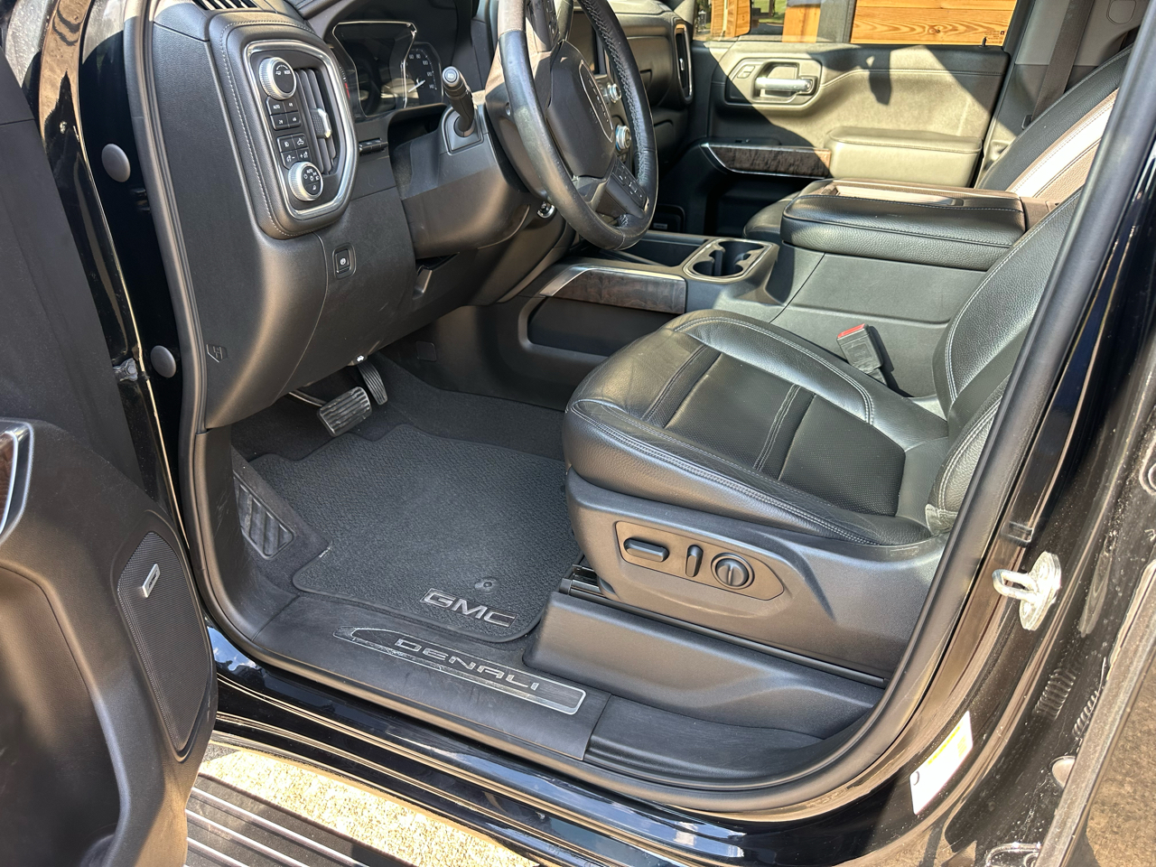 GMC Sierra 1500 Denali Crew Cab 4WD 2020
