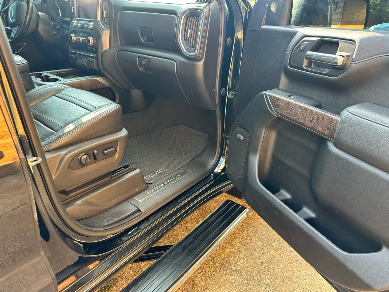 GMC Sierra 1500 Denali Crew Cab 4WD 2020