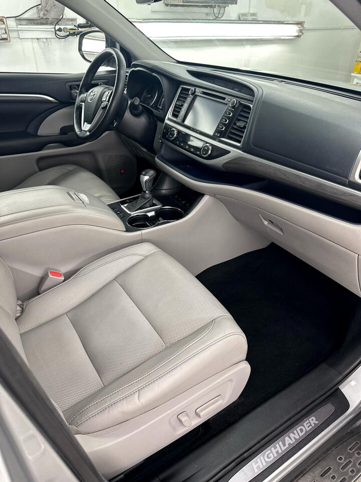 Toyota Highlander Limited AWD V6 2017